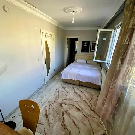 Couette-café Ahmet Teacher's Villa- 6 Minutes From Istanbul Airport Arnavutkoy