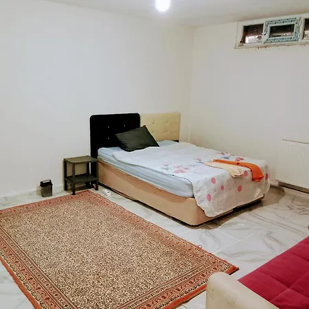 Ahmet Teacher'S Villa-2, 6 Minutes From Istanbul Airport